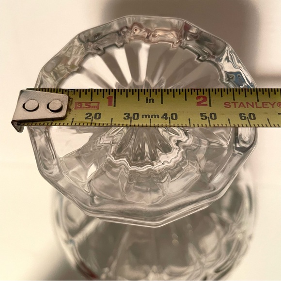 VTG Aberdeen Berkshire Crystal Decanter by Godinger, Cut Crystal (36 oz.) - Picture 9 of 9